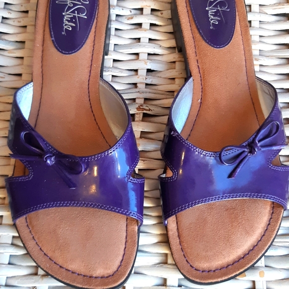 Life Stride Shoes - Astr Women's Purple Slide Sandals